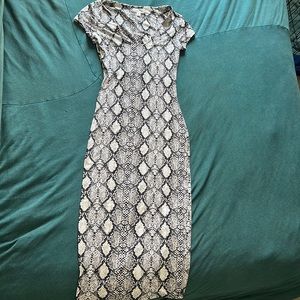 Sexy snakeskin soft bodycon dress size small